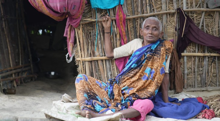 স্বামীর ভিটেমাটি হারিয়ে মানবেতর জীবন ৮০ বছরের বিমলা রানীর